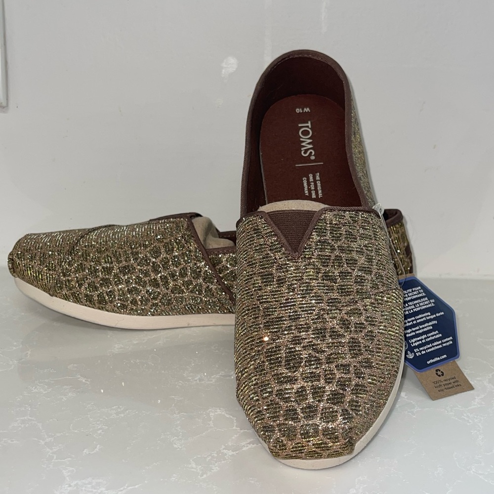 NWT TOMS - Shoes | TOMS Size 10W Woman’s flats